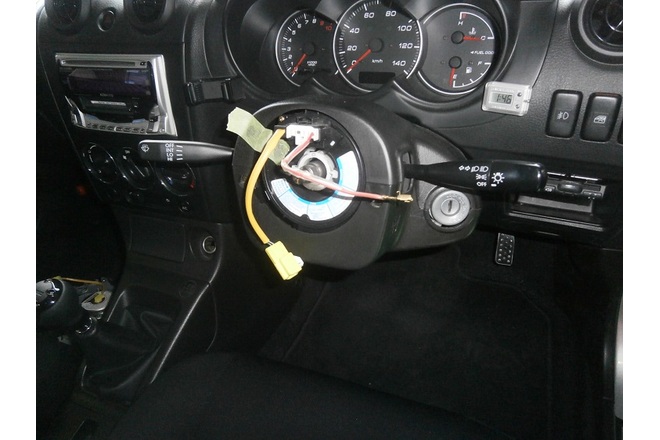 ダイハツ コペン ステアリング交換 モモ エアバッグレス 参考価格税別7800円 ゞ 実績報告 パーツ取り付け 石川自動車通信 車のパーツ取り付けなら東大阪市の石川自動車へ