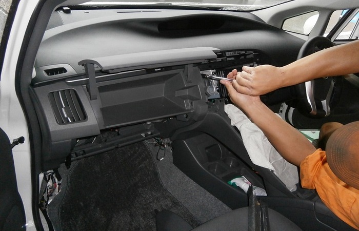 石川自動車通信 車のパーツ取り付けなら東大阪市の石川自動車へ